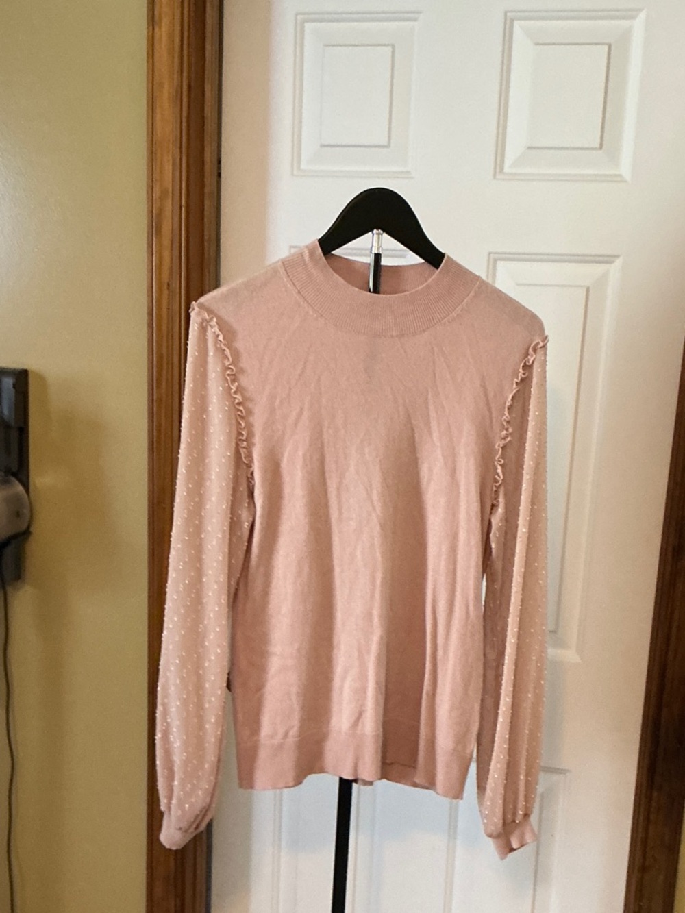 Women’s mauve Crewneck Sweater with Textured Sleeves